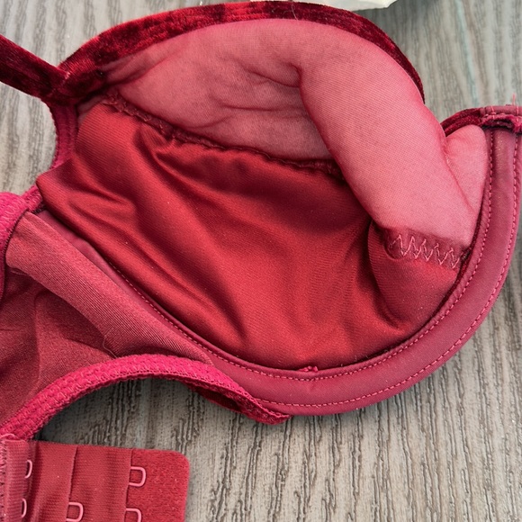 VIctoria Secret Vintage Bra - Picture 5 of 7